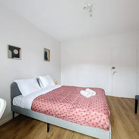 Neuf, 4 ,spacieux Tv-wifi Apartmán *